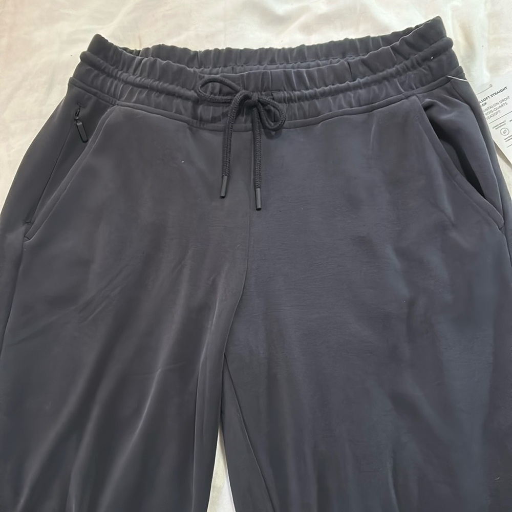 New with tags! Athleta seasoft ankle pants!